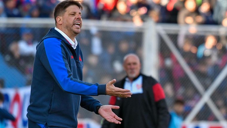 Damián Ayude, DT de San Lorenzo, en la victoria 1-0 ante Instituto por la sexta fecha del Clausura.