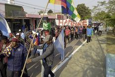 Movilización Wichí, Qom y Criollos La movilización de las comunidades de los pueblos originarios,Wichí, Qom y Criollos de El Impenetrable que se realizó el pasado 17 de agosto en la ciudad de Castelli, Chaco, en protesta por la situación económica de las comunidades. Foto: NA
