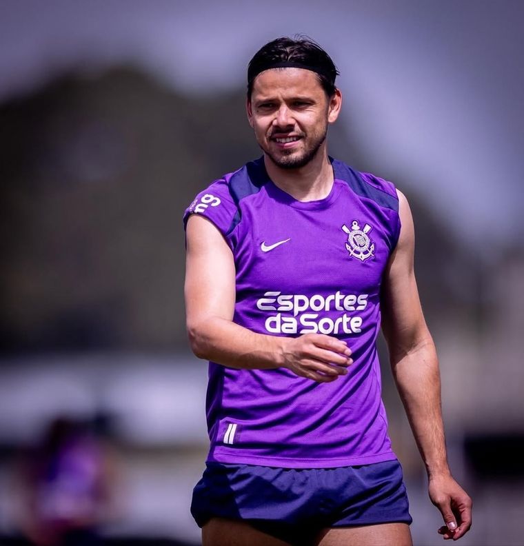 Ángel Romero se sumaría en las próximas horas a trabajar junto al plantel de Boca.