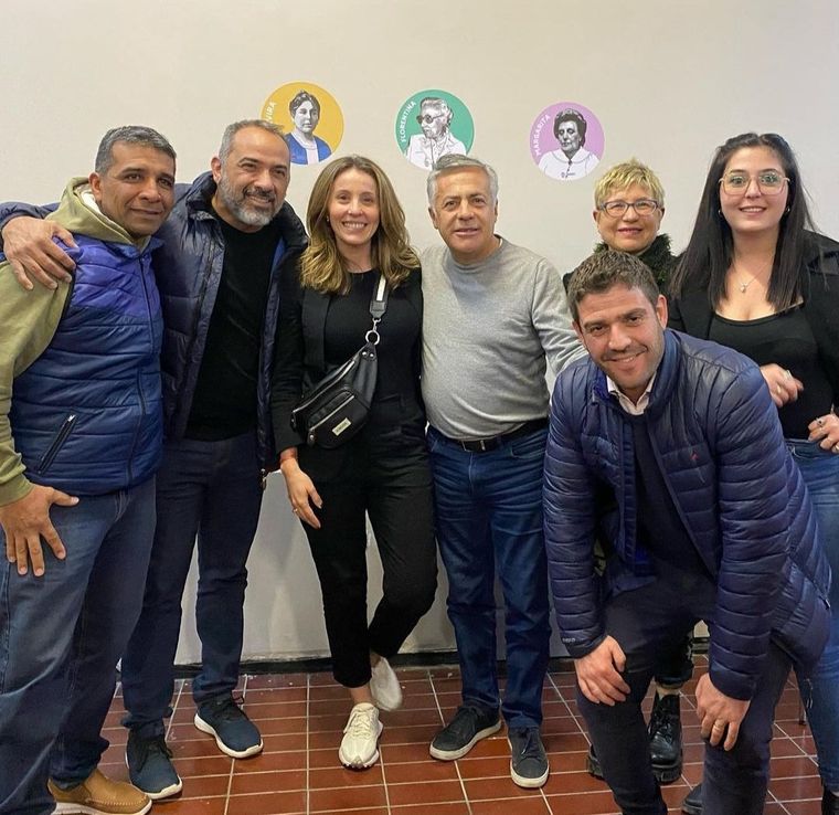 Magalí Cozzari, junto al gobernador Alfredo Cornejo. Magalí Cozzari, junto al gobernador Alfredo Cornejo.