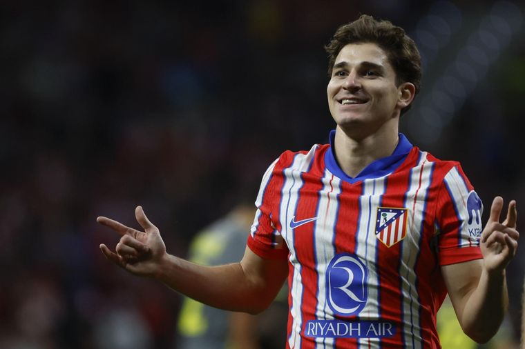 Julián Álvarez celebra su tanto. Foto: EFE