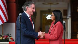 La presidenta encargada de Venezuela, Delcy Rodríguez, recibió al secretario del Interior de Estados Unidos, Doug Burgum, en Miraflores este miércoles. La presidenta encargada de Venezuela, Delcy Rodríguez, recibió al secretario del Interior de Estados Unidos, Doug Burgum, en Miraflores este miércoles.