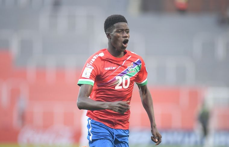 Adama Bojang, autor de los tantos de Gambia. Foto: Télam