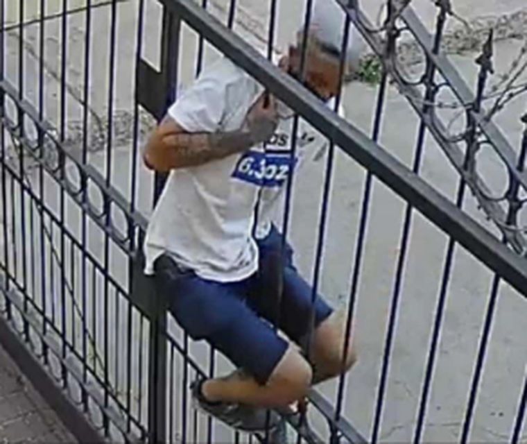 El sujeto tiene una notable técnica para eludir la protección