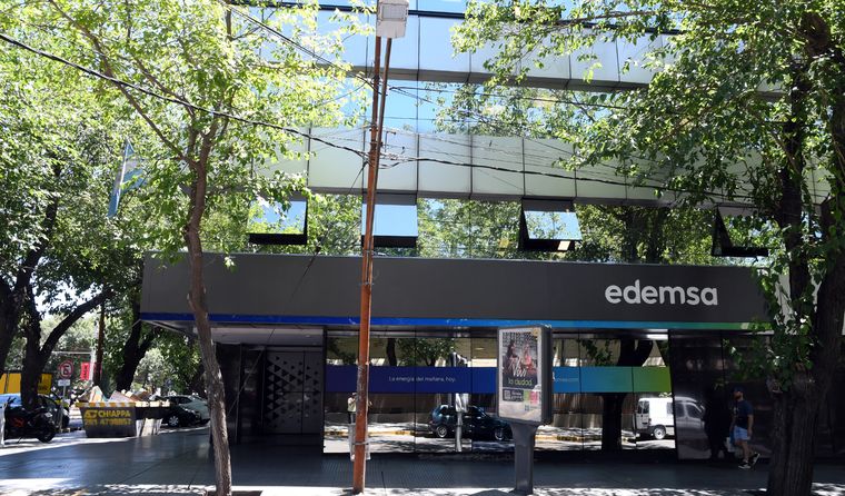 Edemsa continúa con las tareas de mantenimiento en distintas zonas de Mendoza.