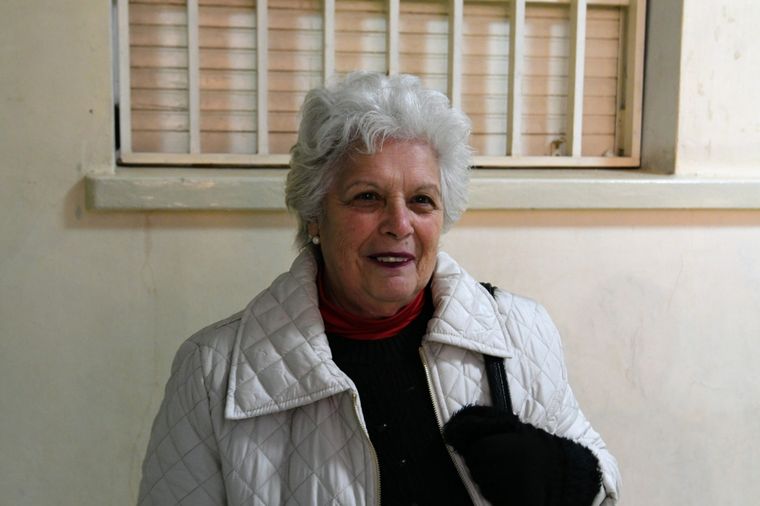 Blanca, la primera votante. Foto: ALF PONCE MERCADO / MDZ