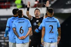la tarjeta azul debuto en el futbol argentino: el emotivo gesto en estudiantes-belgrano la tarjeta azul debuto en el futbol argentino: el emotivo gesto en estudiantes-belgrano