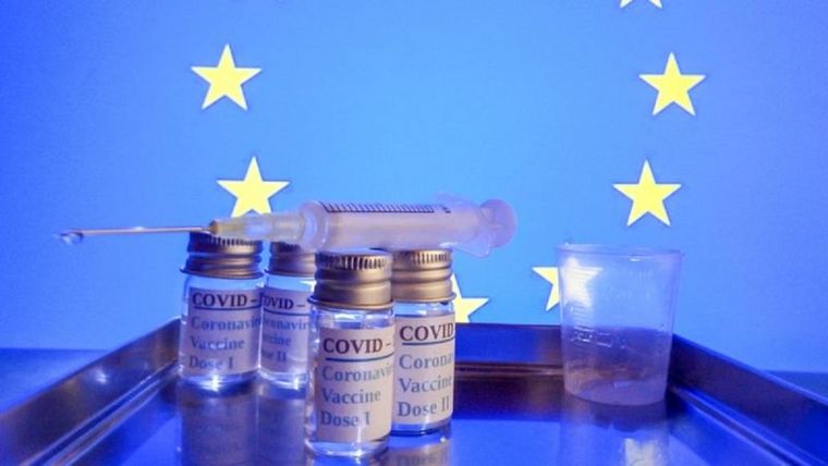 La escasez de vacunas en algunos países y la alta demanda ha llevado a una suerte de guerra por estos fármacos. Foto: GETTY IMAGES