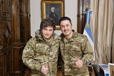 Javier Milei y Luis Petri en la previa del almuerzo con granaderos. Javier Milei y Luis Petri en la previa del almuerzo con granaderos.