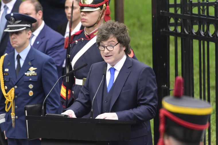 Milei en el acto conmemorativo por la guerra de Malvinas, en Retiro.