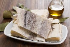 Un delicioso bacalao es perfecto para cualquier almuerzo o cena