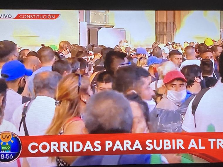 Reducciones y cortes de servicios provocaron un caos en la estación Constitución.