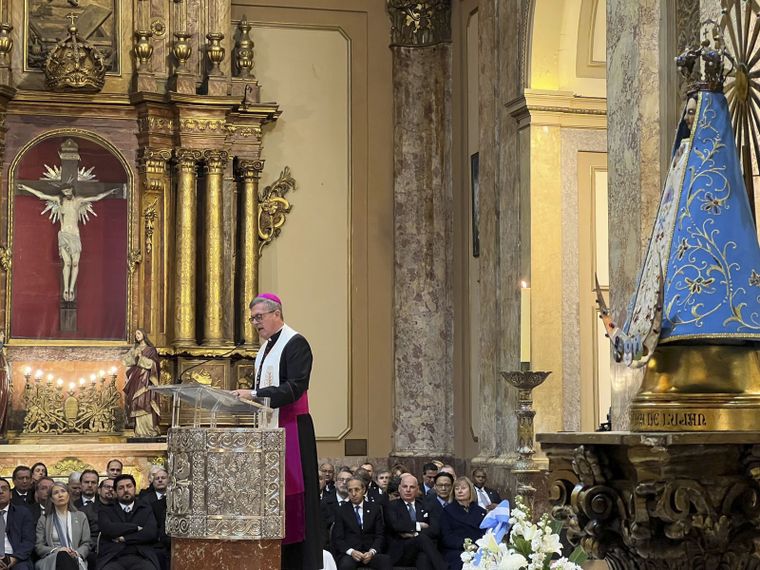 El arzobispo de la Ciudad de Buenos Aires, Jorge García Cuerva, en el Tedeum de este 25 de mayo.