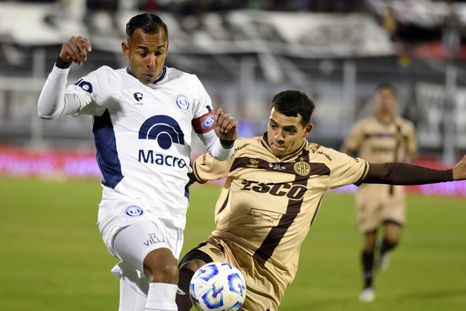 Sebastián Villa en el duelo entre la Lepra y Platense por la Copa Argentina que se disputó en la cancha de Newells Old Boys. Sebastián Villa en el duelo entre la Lepra y Platense por la Copa Argentina que se disputó en la cancha de Newells Old Boys.