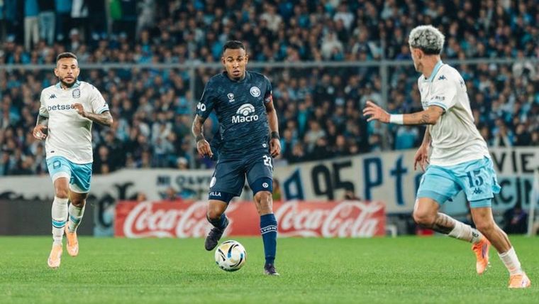 Sebastián Villa jugó un partidazo ante Racing en el Cilindro.&nbsp;