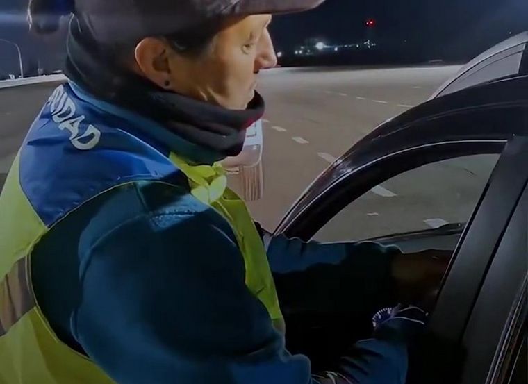 El conductor afrontará una multa superior a los 2 millones de pesos tras dar positivo el cotrol de alcoholemia..&nbsp;