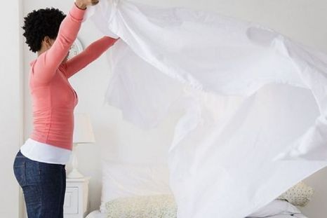 Los mejores trucos de limpieza para las sábanas. Foto: Shutterstock Los mejores trucos de limpieza para las sábanas. Foto: Shutterstock