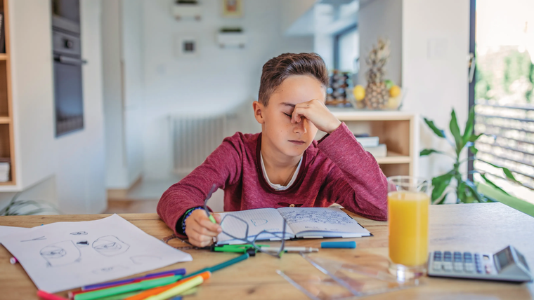 La ansiedad en la infancia no siempre se expresa verbalmente, sino a través de síntomas físicos, emocionales o conductuales. La ansiedad en la infancia no siempre se expresa verbalmente, sino a través de síntomas físicos, emocionales o conductuales.