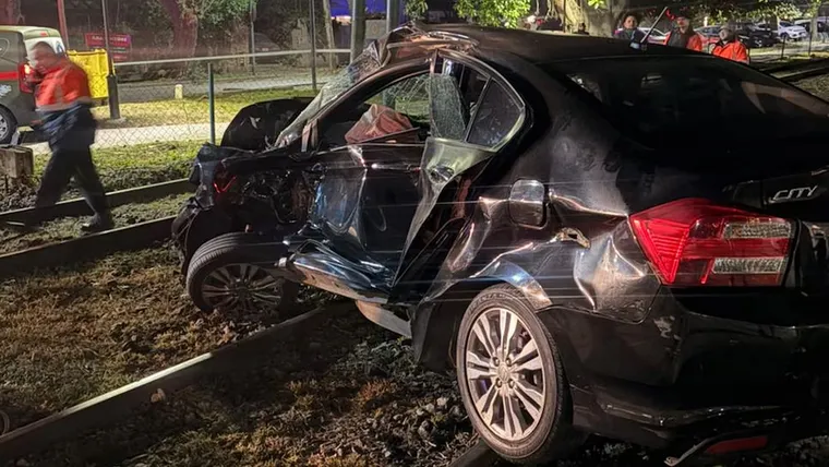 Así quedó el auto de Ernestina Pais tras el impacto. Así quedó el auto de Ernestina Pais tras el impacto.