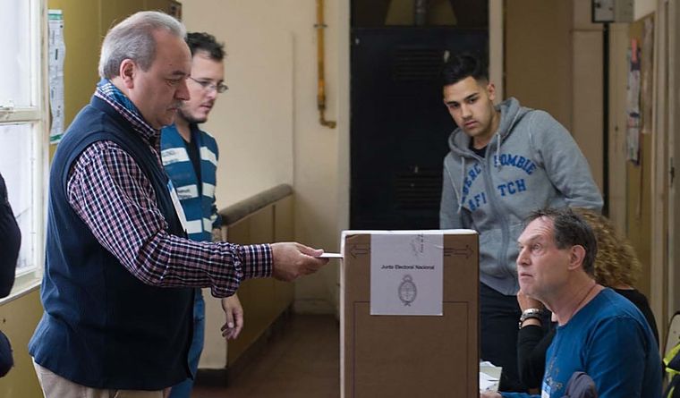 Este año son las elecciones legislativas y Mendoza se pregunta si desdobla o no. Foto: Telam