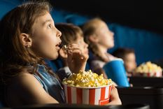 Un infalible para hacer en las vacaciones de invierno es ir al cine.