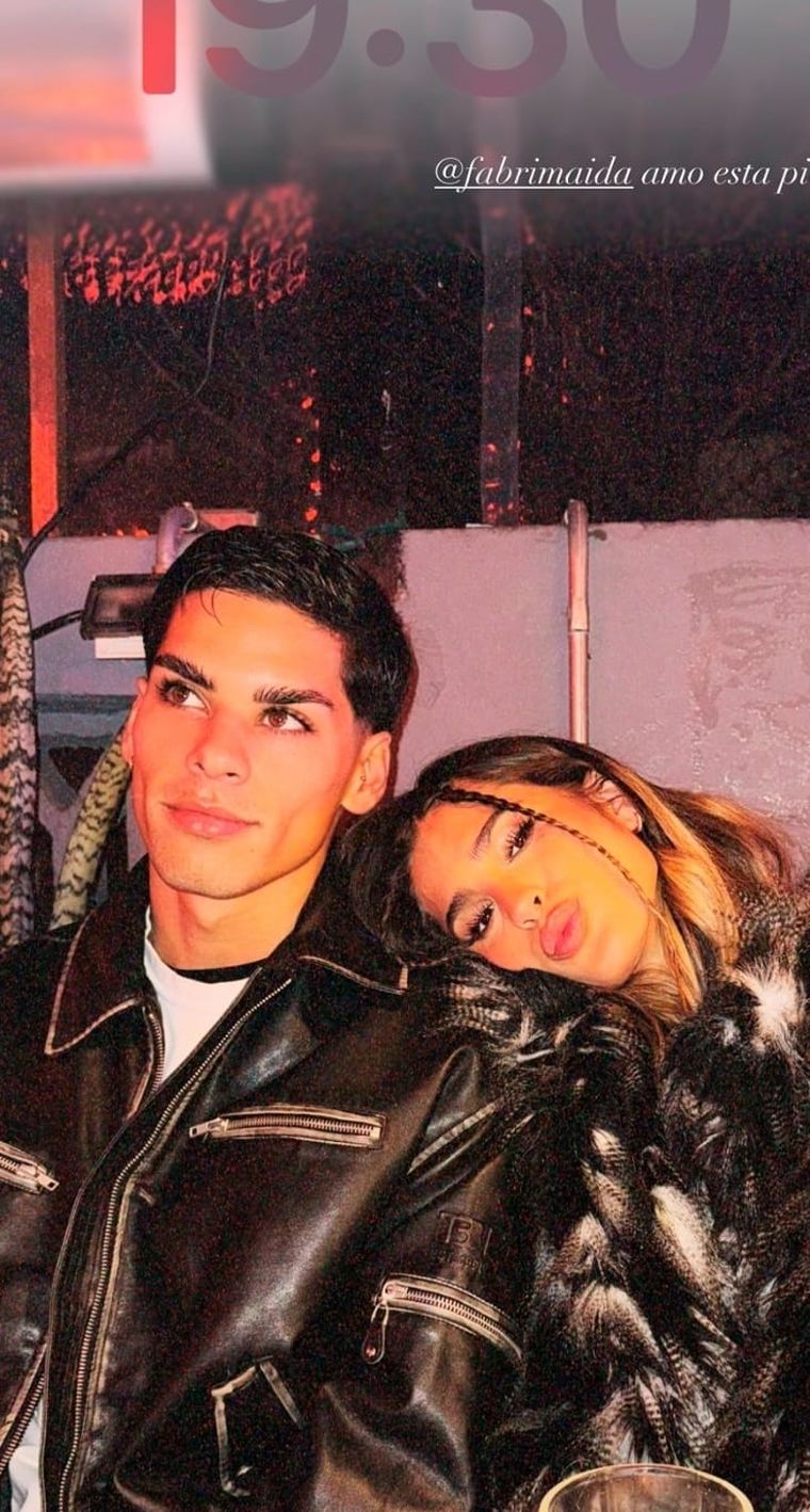 Los usuarios de X lanzaron fuertes comentarios sobre el estilo del novio de Julieta Poggio. Los usuarios de X lanzaron fuertes comentarios sobre el estilo del novio de Julieta Poggio.