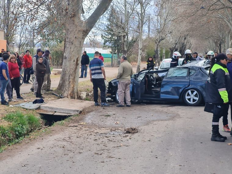 El auto tras el fortísimo choque Foto: Ministerio de Seguridad