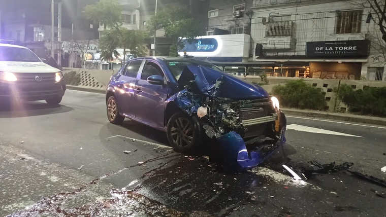 El rodado colisionó con el vehículo ploteado con la imagen y el nombre de El Polaco. El rodado colisionó con el vehículo ploteado con la imagen y el nombre de El Polaco.