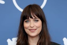 Dakota Johnson regresa a la gran pantalla con un look que rompe con su estilo clásico Foto: Dakota Johnson / Instagram