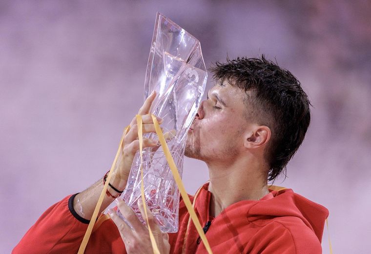 Jakub Mensik se consagró campeón del Masters 1000 de Miami. Foto: EFE
