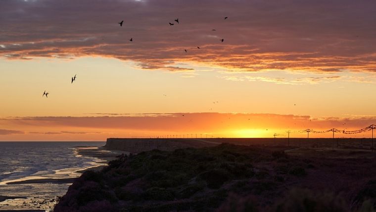 Esta playa regala hermosas vistas en el atardecer Foto: shutterstock