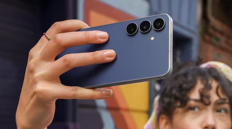 Samsung ofrece el Galaxy S25 FE con un descuento del 53% en Mercado Libre durante esta promoción. Samsung ofrece el Galaxy S25 FE con un descuento del 53% en Mercado Libre durante esta promoción.