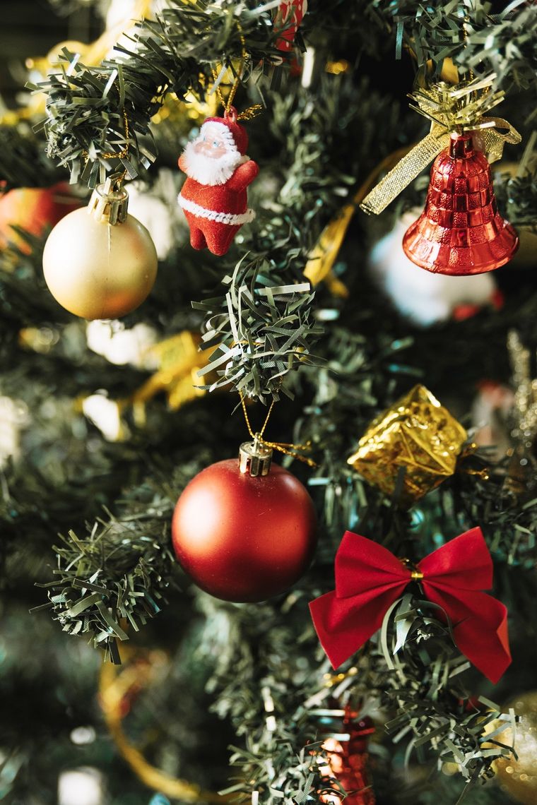 ÁRBOL DE NAVIDAD Este objeto se luce en la sala de estar de todo hogar cuando se aproxima la Navidad Foto: ARCHIVO