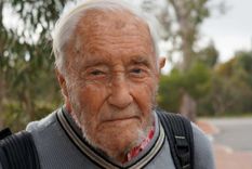 David Goodall, el científico de 104 años que emprendió un viaje de más de 10.000 kilómetros para someterse a un suicidio asistido