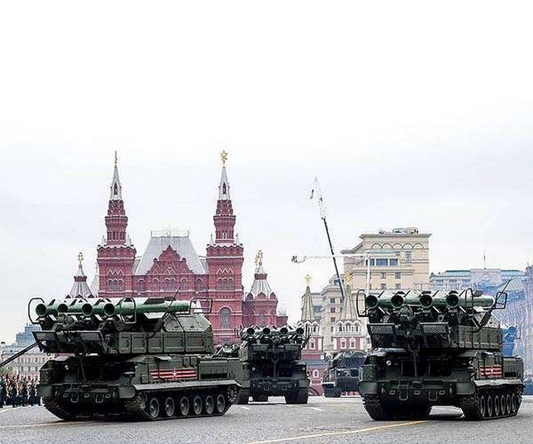 Lanzaderas de misiles rusas en un desfile del Día de la Victoria Foto: spacewar.com