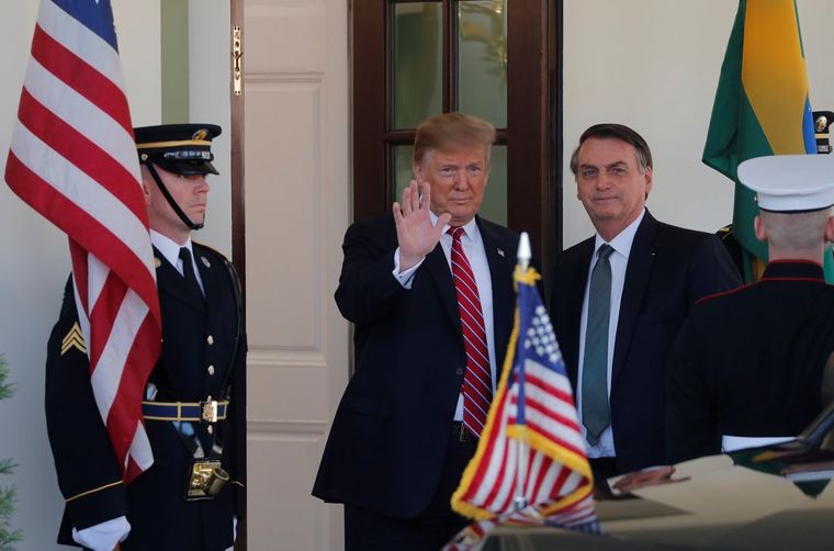 Bolsonaro aseguró que tiene línea directa con Trump.