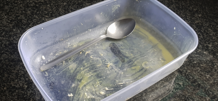 Descubre el truco viral para dejar tus tuppers relucientes Foto: Shutterstock