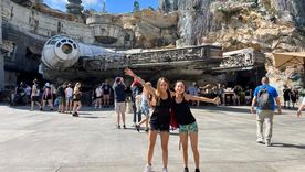 Los fanáticos quedan hipnotizados antes la magnitud del atractivo de Star Wars en  Disney Foto: Andrea Ginestar