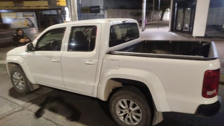 Camioneta Amarok blanca secuestrada durante los operativos- Camioneta Amarok blanca secuestrada durante los operativos-
