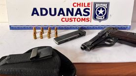 El arma de fuego incautada al policía santafesino en el paso a Chile. El arma de fuego incautada al policía santafesino en el paso a Chile.