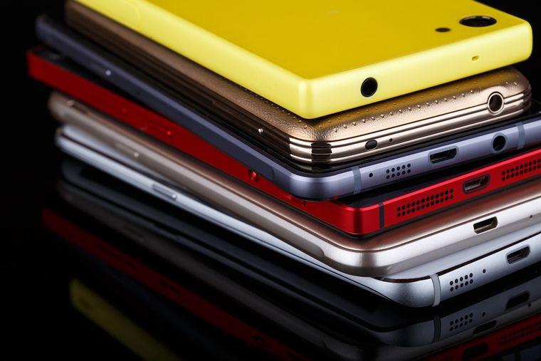 El regreso de botones físicos redefine la experiencia en los celulares modernos. El regreso de botones físicos redefine la experiencia en los celulares modernos.