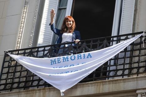 La ex presidenta insiste en condicionar la agenda de todo el peronismo con su pedido de libertad. La ex presidenta insiste en condicionar la agenda de todo el peronismo con su pedido de libertad.