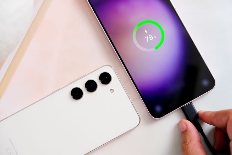 El celular de oferta es un equipo reacondicionado. Está inspeccionados por el equipo de Walmart.&nbsp;