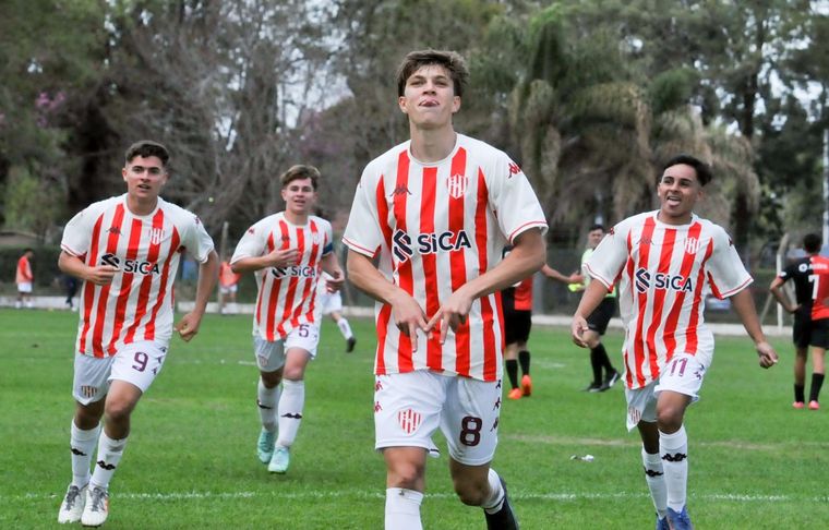 Francisco Pumpido, de Unión, será convocado a la Selección Sub 20 de México. Foto: Unión