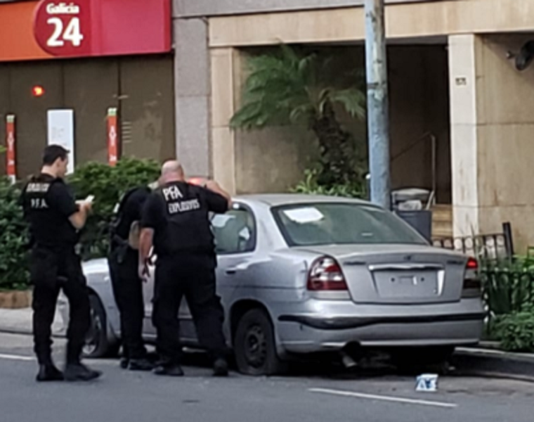 Los agentes federales trabajando en la zona.