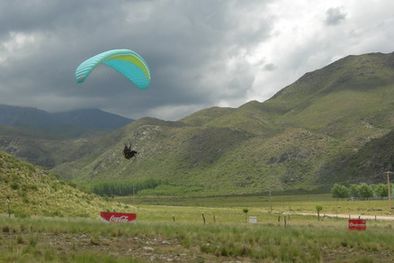 MDZol | Uno de los competidores llega al gol.
