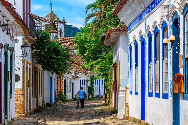 Paraty mezcla historia colonial, selva y mar en uno de los paisajes más encantadores del país. Paraty mezcla historia colonial, selva y mar en uno de los paisajes más encantadores del país.