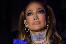 Otra combinación del look de la actriz y cantante que adoptó el choker. Foto: Instagram