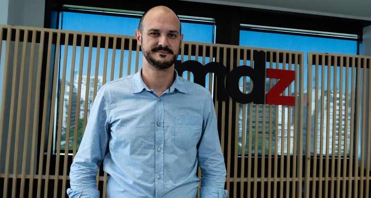 El diputado nacional de La Libertad Avanza, Santiago Santurio, en la redacción de MDZ. Foto: MDZ