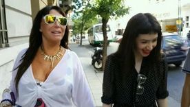 Sofia sorprendió al encarnar a su madre para la serie de Netflix. / Captura de pantalla Sofia sorprendió al encarnar a su madre para la serie de Netflix. / Captura de pantalla